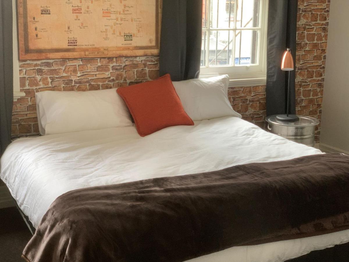 Cat And Fiddle Balmain Hotel Sydney Bagian luar foto